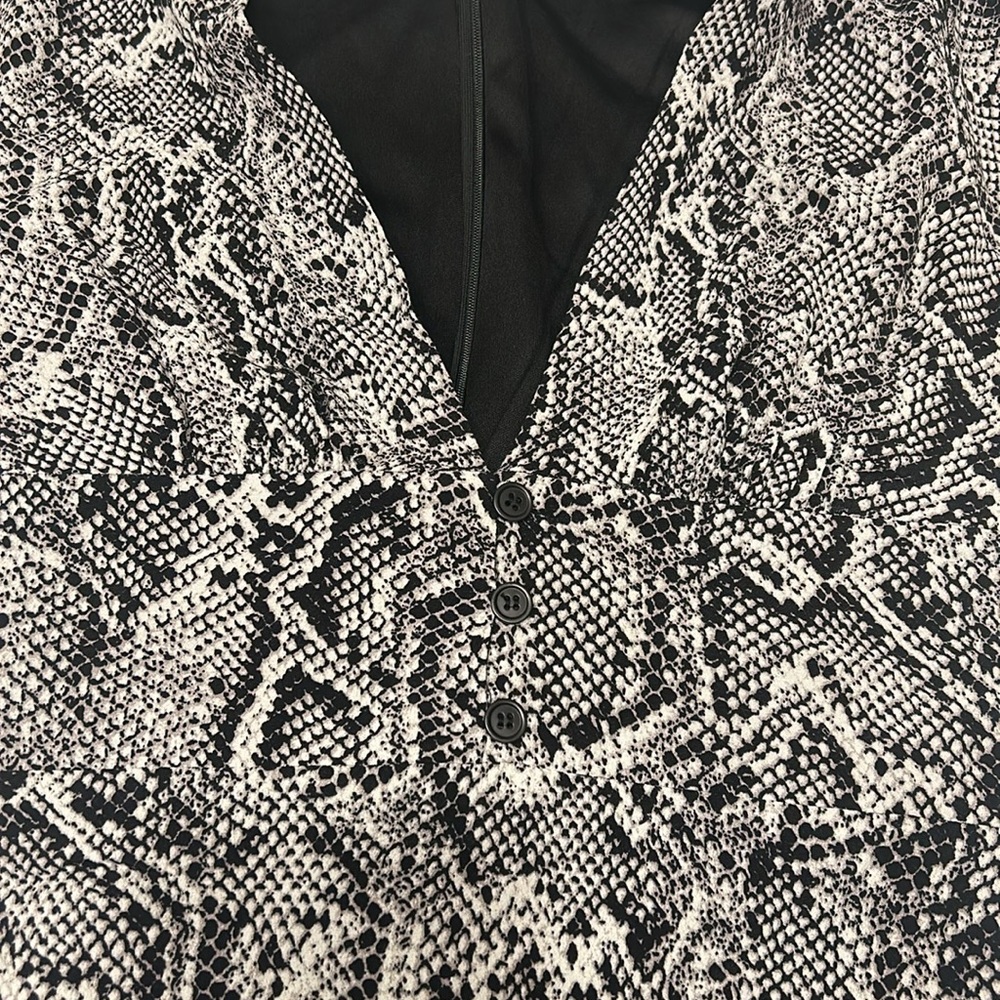 JUSTFAB deep V snake print dress - Picture 6 of 6